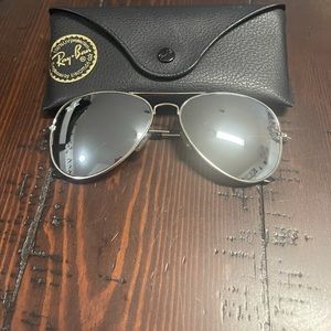 RAY-BAN AVIATOR
